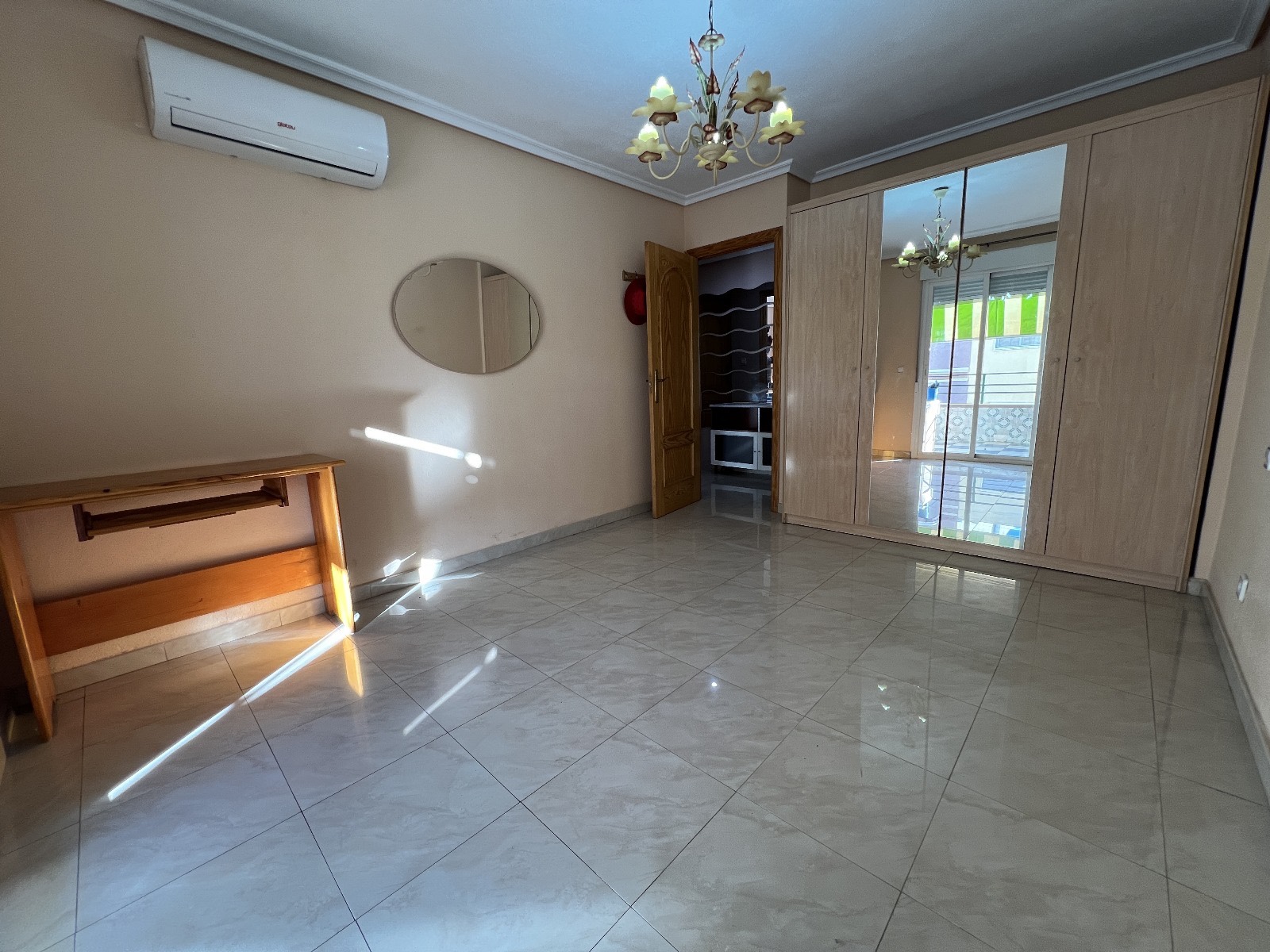 3 BED APARTMENT CLOSE TO THE SEA IN TORREVIEJA.