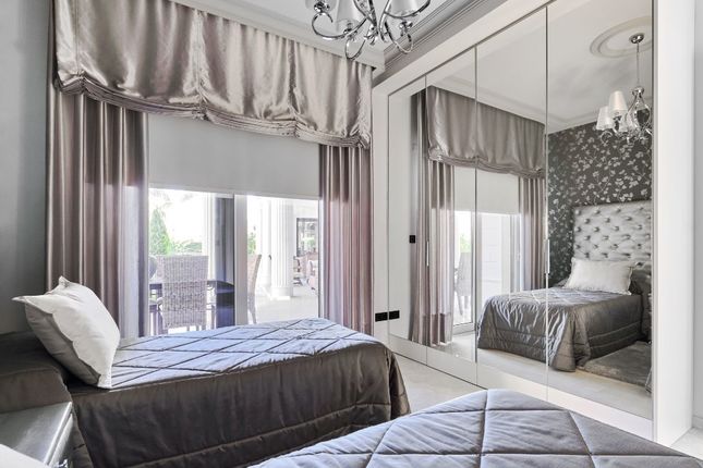 Klassische Luxusvilla mit 5 Schlafzimmern und moderner Bauweise - Campoamor