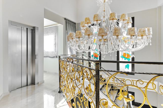 Klassische Luxusvilla mit 5 Schlafzimmern und moderner Bauweise - Campoamor
