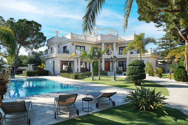 Klassieke luxe villa met 5 slaapkamers en moderne constructie - Campoamor