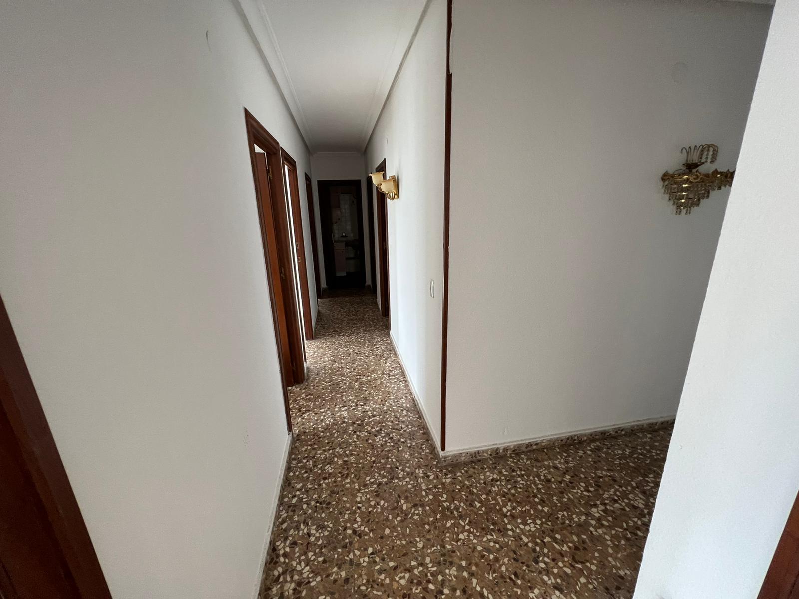 FANTASTIC 4 BED APARTMENT IN GREAT LOCATION - TORREVIEJA