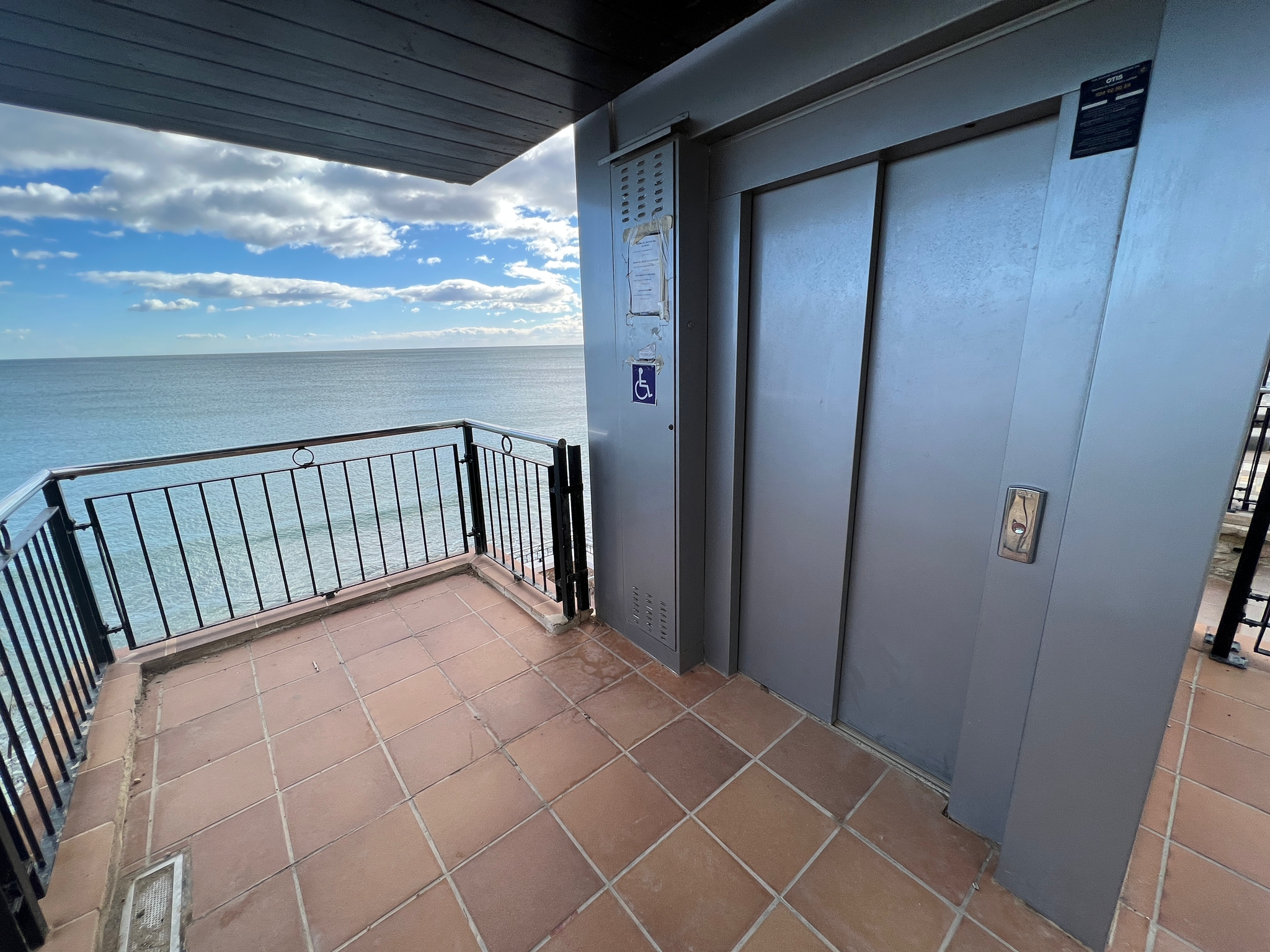 PUNTA PRIMA 2 BED APARTMENT ONLY 50 METERS FROM THE BEACH